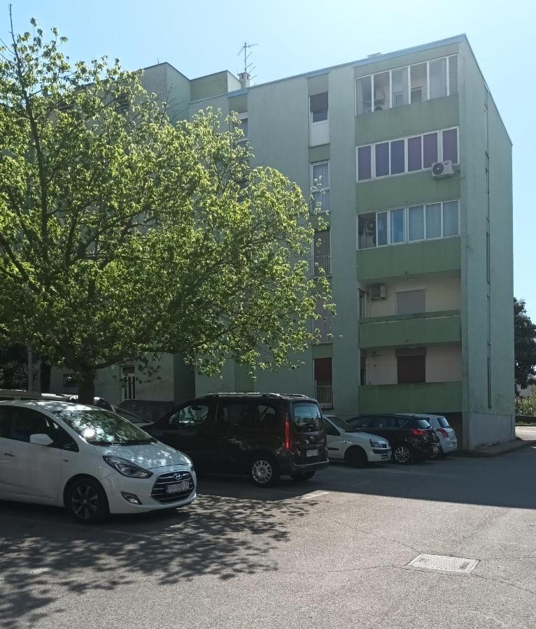Malemi Apartment Pula Ngoại thất bức ảnh