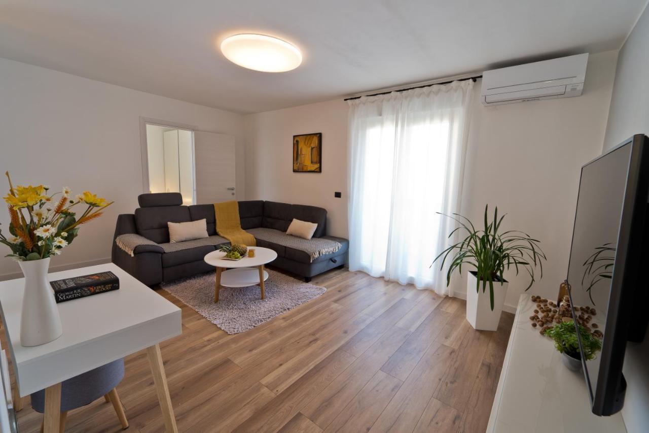 Malemi Apartment Pula Ngoại thất bức ảnh