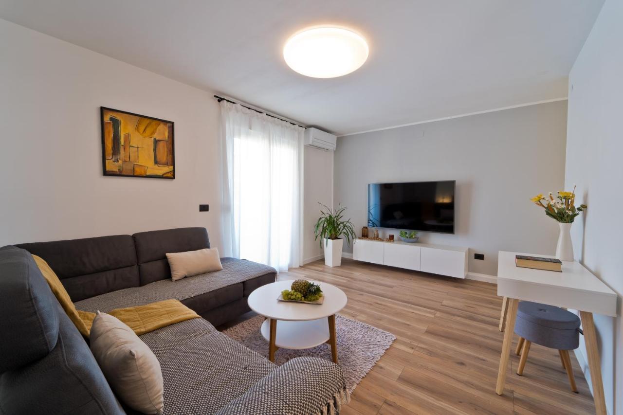 Malemi Apartment Pula Ngoại thất bức ảnh