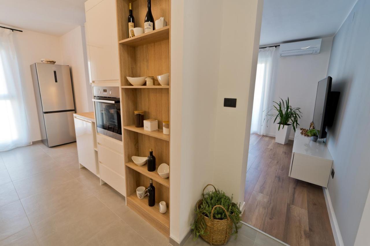 Malemi Apartment Pula Ngoại thất bức ảnh